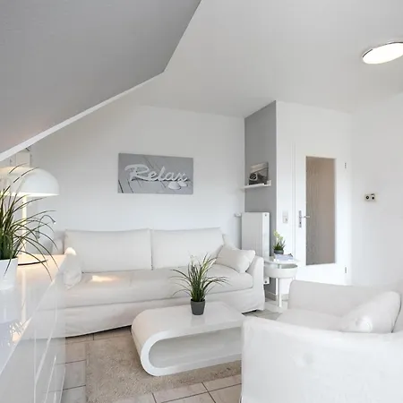 White Lounge